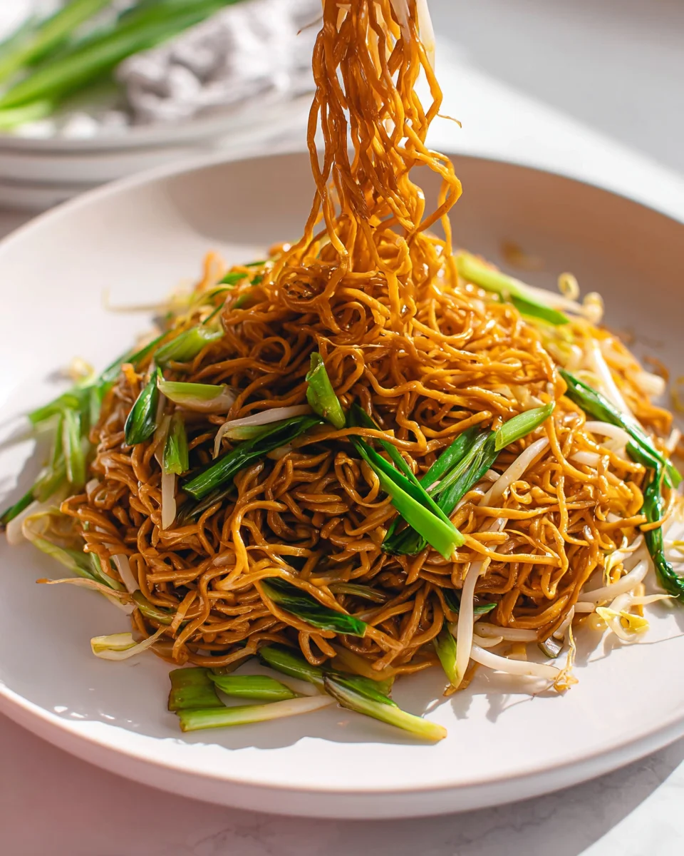 Delicious Cantonese Chow Mein Recipe with Beef & Veggies